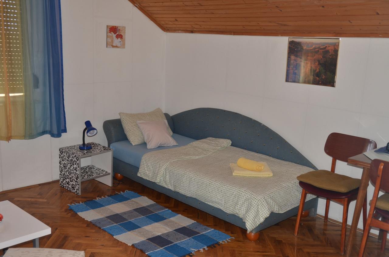 Rooms Mila Rezovac エクステリア 写真
